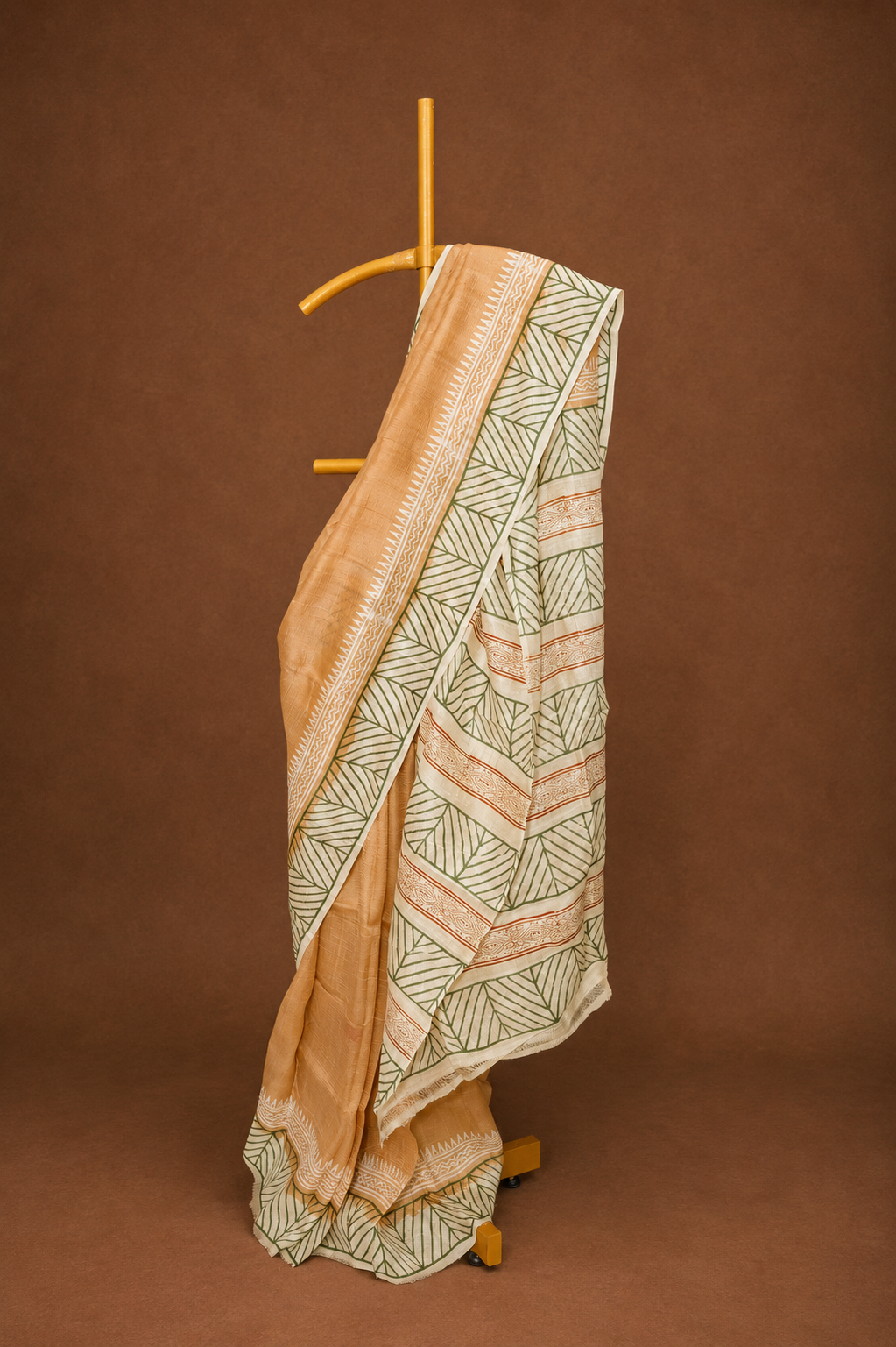 Earthy Beige & Leaf Motif Dupion Silk Saree